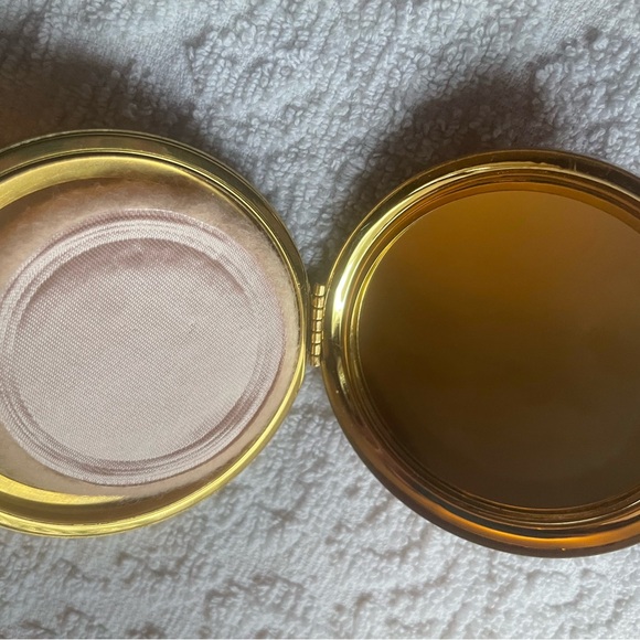 Vintage Margaret Rose Compact - Picture 4 of 8